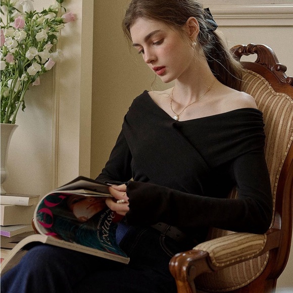 Off the shoulder top - Picture 2 of 6